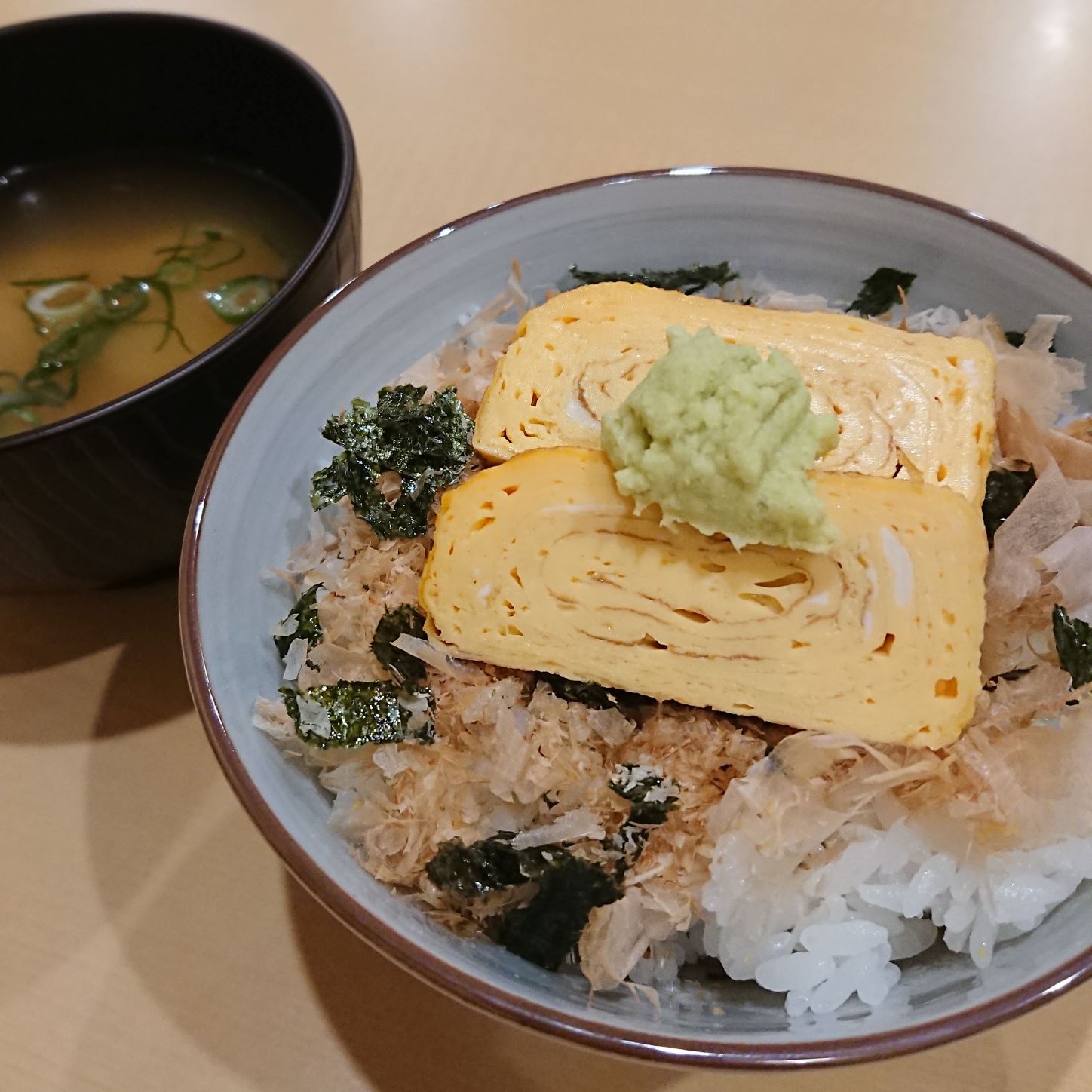 だし巻きわさび丼