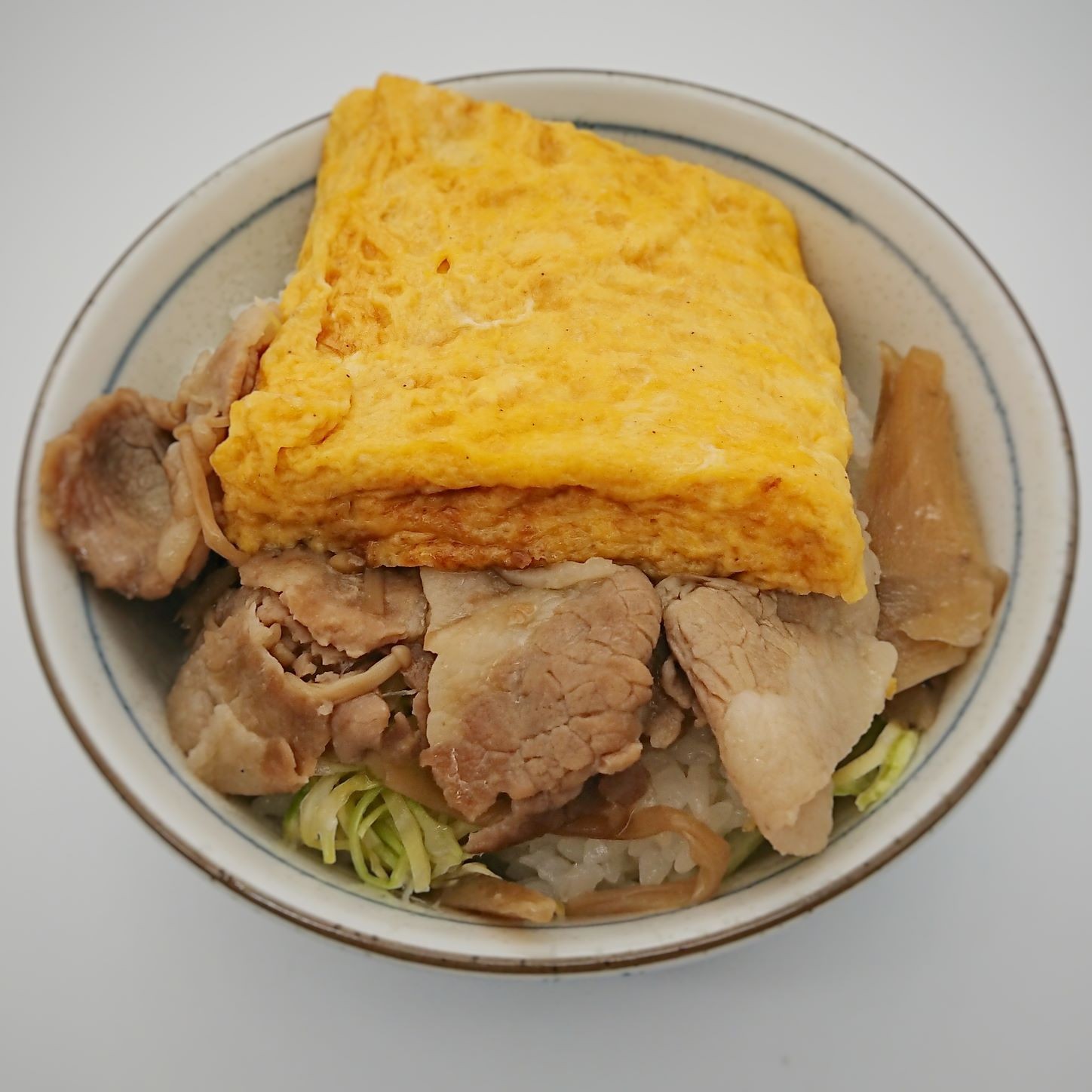 だし巻き玉子over牛丼 牛丼 だし巻き玉子